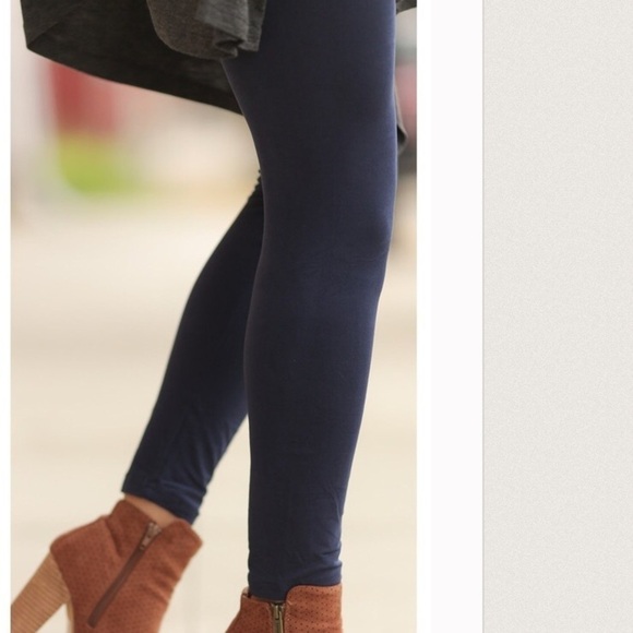 Softest, comfiest leggings now stocked in navy! - Picture 2 of 2